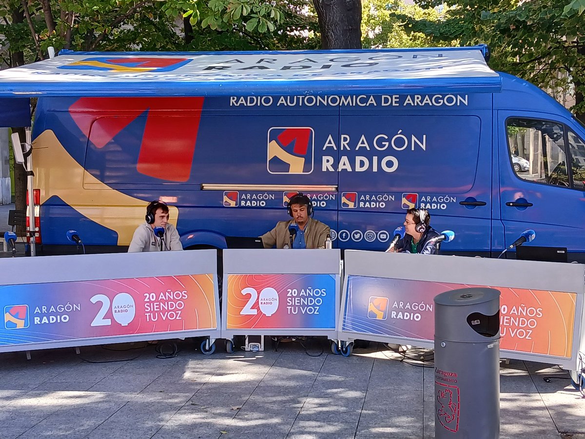 Feliz cumpleaños <a href="/aragonradio/">Aragón Radio</a> ¡Por muchos más que 20! 🎂🎂🥂🥂