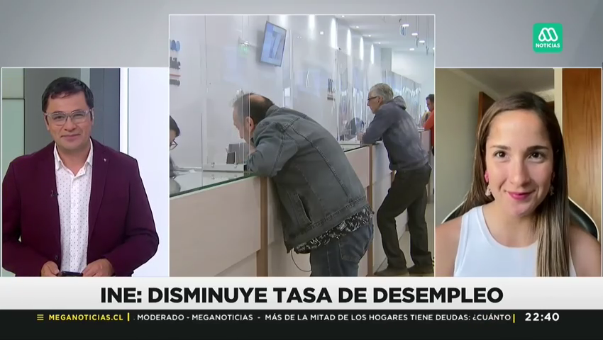 ClapesUC's tweet image. [ENTREVISTA @meganoticiascl] En conversación con @roberto_saa en "Con Peras y Manzanas", nuestra investigadora Carmen Cifuentes destacó que la tasa de #desempleo sigue siendo elevada, reflejando un #MercadoLaboral aún débil y con baja creación de #empleos. Subrayó la necesidad de