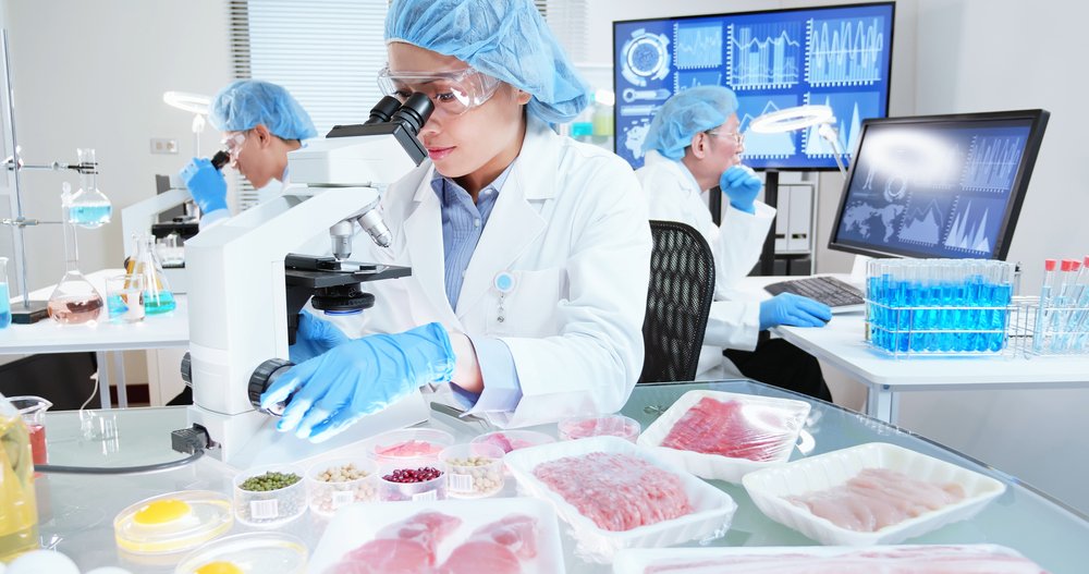 FEIMiami's tweet photo. At Florida Education Institute (FEI), students learn early that mastering food safety is non-negotiable for a successful culinary career. #food #safety https://t.co/pMUZlrK5Sz