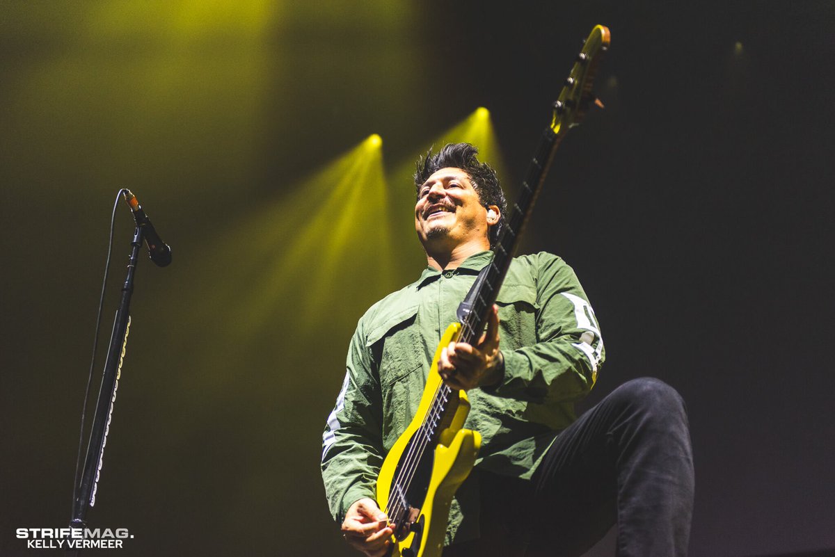 StrifeMagazine's tweet photo. CONCERT REVIEW:
We saw Pierce The Veil earlier this week on their stop in Amsterdam!

Check out our review and photos below ⬇️ https://t.co/fwvm5epe21