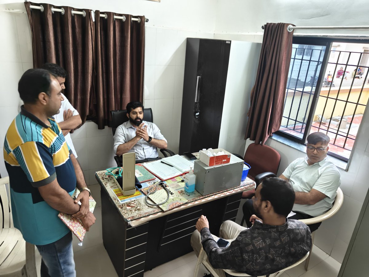 આજ રોજ આયુષ્યમાન આરોગ્ય મંદિર અનિડા ભાલોડી ની મુલાકાત લેવામાં આવી.જેમાં દરોજ્જ ની OPD ,લેબ ટેસ્ટ, દવાઓ ,રસીકરણ,અતિ જોખમી સગર્ભા, HBNC, વાડી વિસ્તાર અને ઈન્ડસ્ટ્રીઝ રસીકરણ, TB પ્રોગ્રામ, ક્લોરીનેશન વીશે માહીતી મેળવી જરૂરી માર્ગદર્શન આપવામાં આવ્યું <a href="/CMOGuj/">CMO Gujarat</a> <a href="/HealthDeptGuj/">Health Department Gujarat</a>