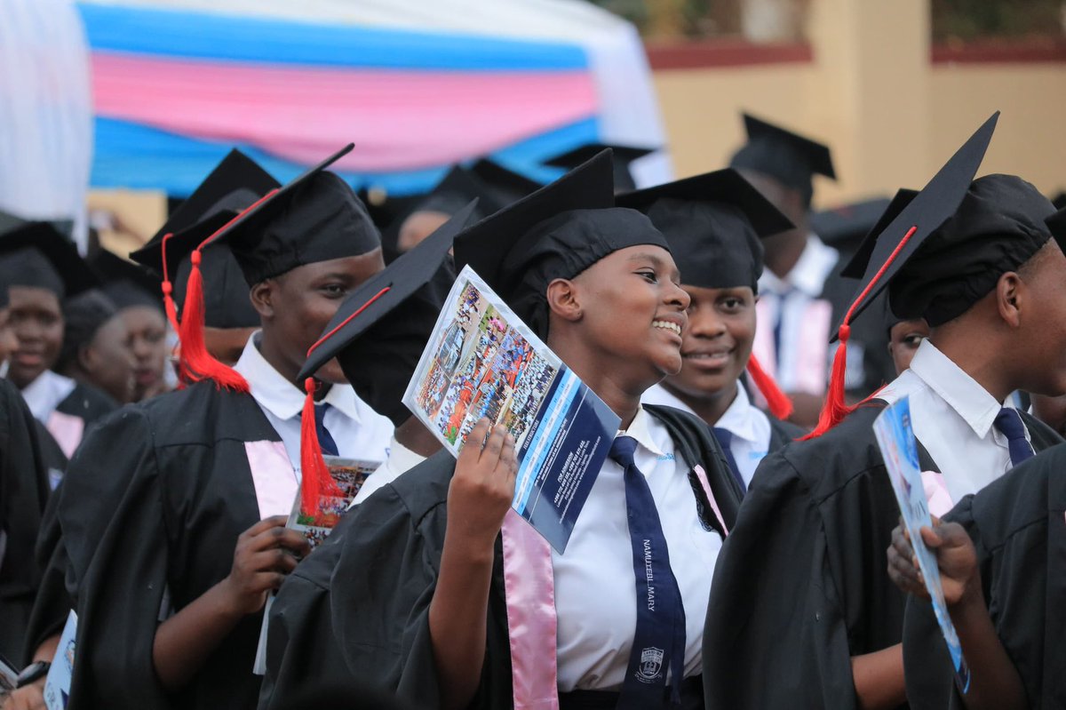 I represented the Katikkiro <a href="/cpmayiga/">Charles Peter Mayiga</a> at Lakeside College Luzira yesterday as they sworn in the new executive of Lakeside Baganda Nkobazambogo Association and their graduation ceremony of UVTAB!  I thank the administration for the warm welcome and I congratulate the new