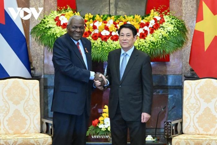 🇨🇺🇻🇳| Como parte de una visita oficial a Vietnam, Esteban Lazo Hernández, presidente de la Asamblea Nacional del Poder Popular, sostuvo encuentros con el presidente de esa República, Luong Cuong, y con su homólogo Tran Thanh Man.

🔗 acortar.link/ijWS55