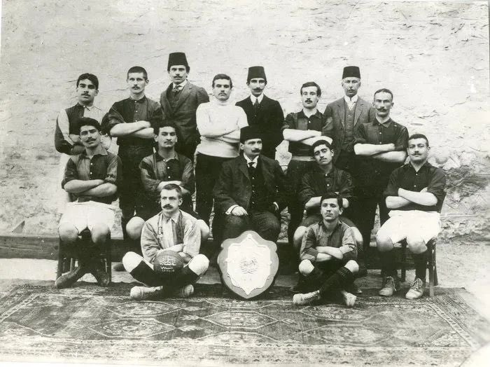1 Ekim 1905

120 yıldır milyonlara ışık tutan bir miras… 💛❤️

Galatasarayımızın kurucusu Ali Sami Yen’i ve yol arkadaşlarını sevgi, saygı ve rahmetle anıyorum. 

Pâyidâr ol Galatasaray!