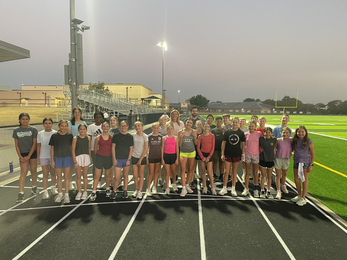 AMCMSLadyBobcat's tweet photo. XC enjoyed hosting future Bobcats from Oakwood this morning! 🏃🏻 🏃🏼‍♀️ https://t.co/ZMVPw0rODx