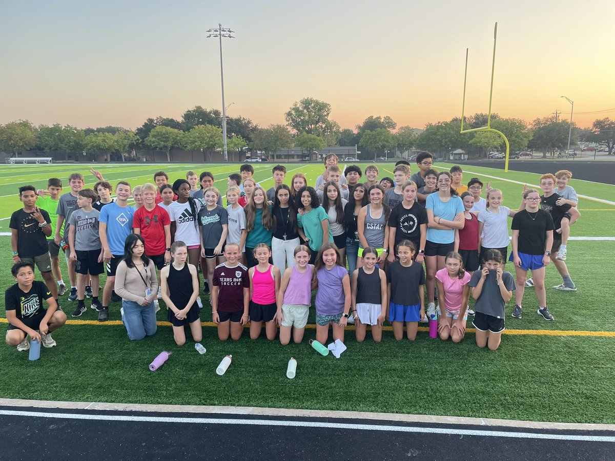 AMCMSLadyBobcat's tweet photo. XC enjoyed hosting future Bobcats from Oakwood this morning! 🏃🏻 🏃🏼‍♀️ https://t.co/ZMVPw0rODx