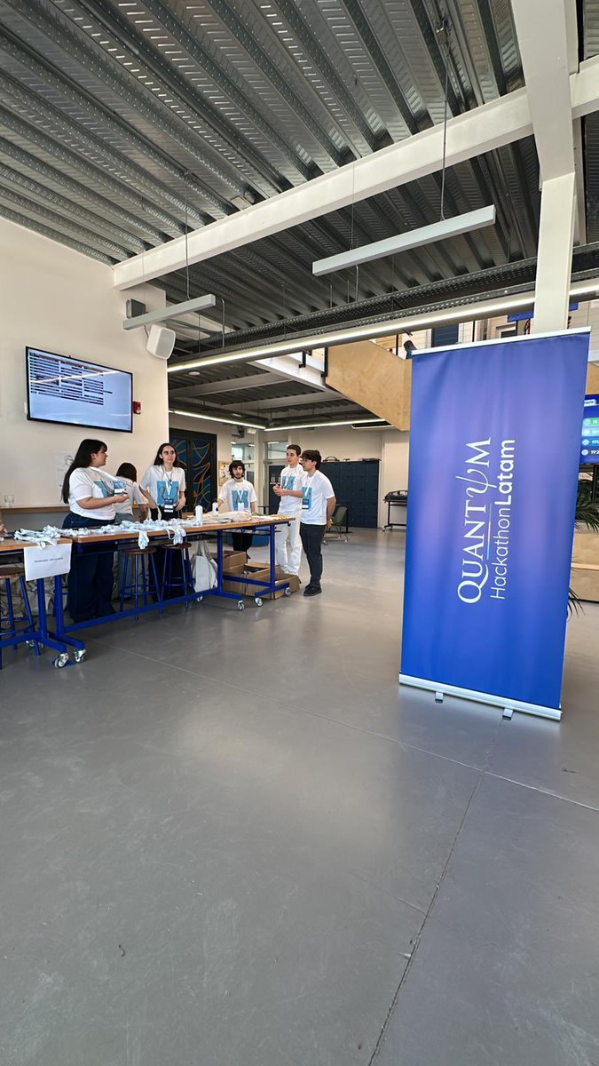ingenieria_UM's tweet photo. Arrancamos el primer día de la Quantum Hackathon Latam 2025: la primera hackathon internacional de computación cuántica de Latinoamérica 🌎
Estudiantes y docentes de todo Latinoamérica se acreditan con nuestro equipo de voluntarios 💪🏻👏🏻
#IRaMÁS #Hackathon #Ingeniería #FIUM https://t.co/3v4QfyKSVU