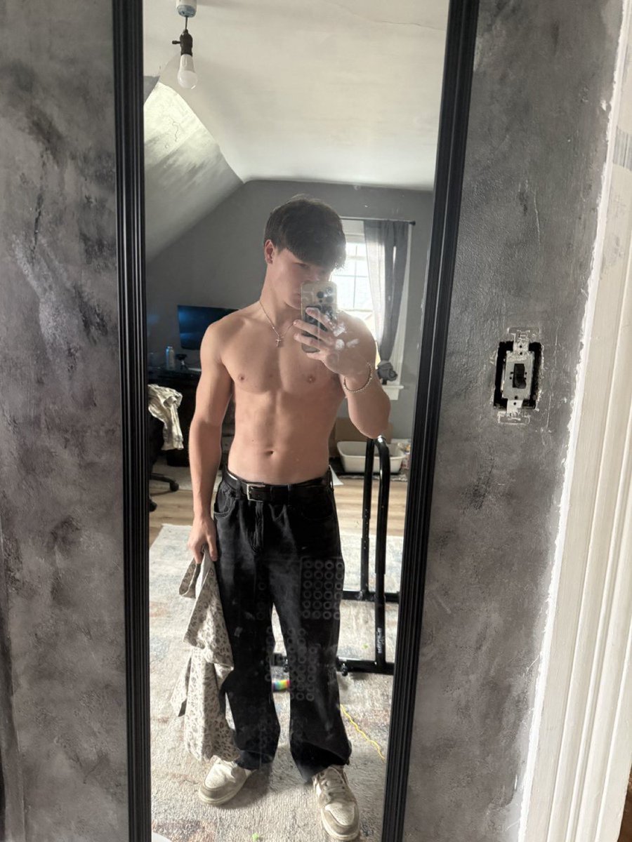tonysub56's tweet photo. Daddy @AlexanderReid0 makes me weak, powerless… and that image is on endless repeat in my head, exactly where he wants me.

#SubmitToHim #HisPeaceMyObedience
#ObedientToy #MentallyOwned
#EmotionallyCollared #OnlyHeMatters
#UnderHisControl #HisCalmMyChaos
#RuledByHim #MasterKnowsBest
#FindomObsession #CashMaster
#CashSlave #ServeAndObey #OwnedAndControlled #DomPower #HeOwnsMe #PowerExchange #TotalSubmission #WorshipYourMaster #FindomWorship #FindomNation