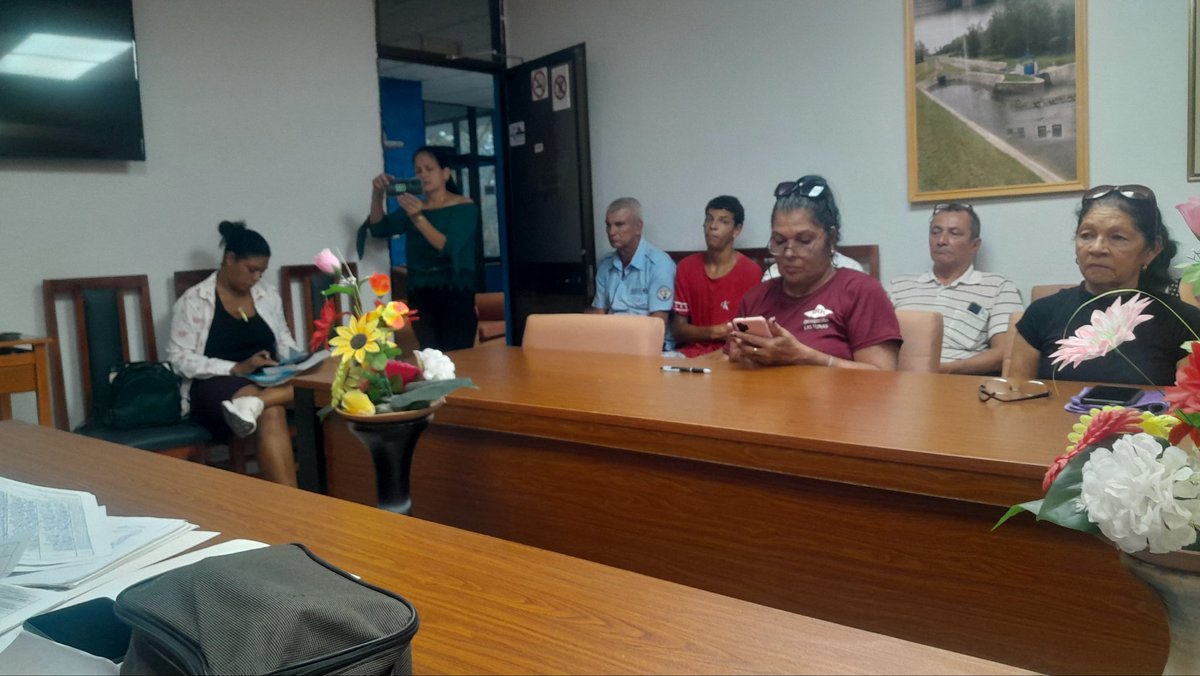 DirInvDprhltu's tweet photo. Se realiza matutino en nuestra Delegación, donde se evalúa las estrategias a seguir en los trabajos fundamentales.
#DPRHCuba
#DPRHLasTunas https://t.co/tDcb1Z60av