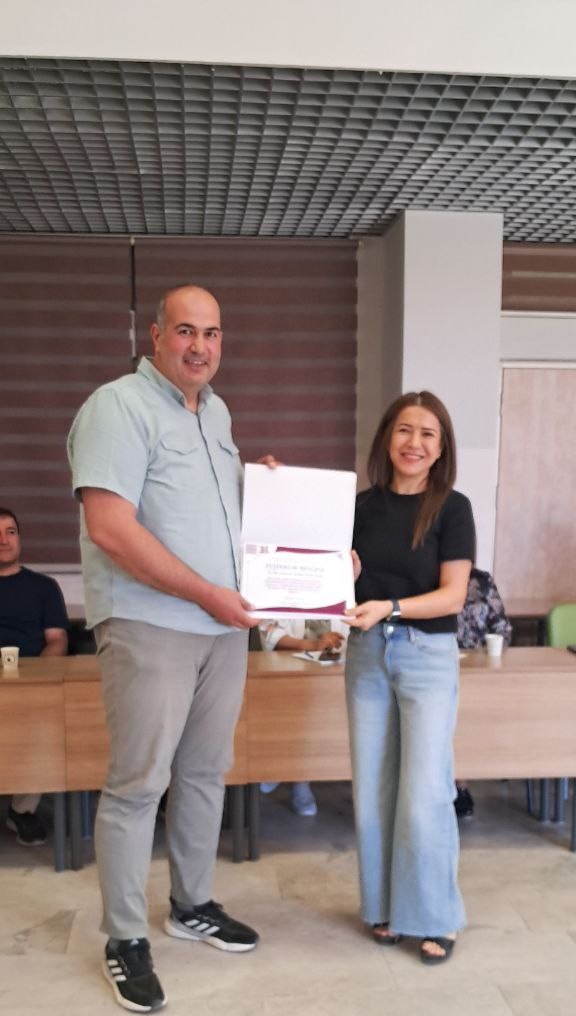 2025-2026 Akademik Yılı Planlama Toplantımızı gerçekleştirdik. Toplantıda Akademik başarılarından dolayı Prof. Dr. Cumali Keskin ve Dr. Öğr. Üyesi Songül Çetik Yıldız hocalarımıza teşekkür belgeleri takdim edildi.
Haberin Devamı 🔗artuklu.edu.tr/tr/saglik-hizm…
<a href="/ibrahimozcosar/">ibrahim özcoşar</a>