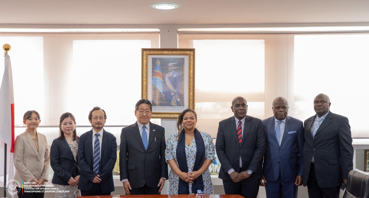 Ce mercredi 1 octobre 2025, la Ministre d’État, Thérèse Kayikwamba Wagner (@RDCONGOMAE), a signé, au nom du Gouvernement de la #RDC, l’échange de notes relatif à la mise en œuvre du Programme d’Assistance Alimentaire KR2025 entre la RDC et le Japon.
Ce programme porte sur une