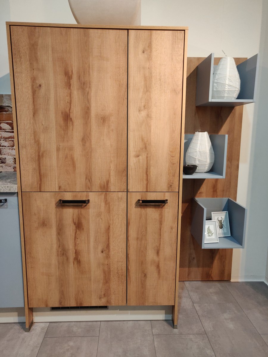 inOneKuechen's tweet photo. Die Kombination aus blauen Fronten, massiver Arbeitsplatte und rustikaler Backstein-Optik macht diese Küche zu einem echten Hingucker.

➡Hol dir den Look nach Hause- https://t.co/4FRwskytE4

#küchenliebe #küchenideen #küchendesign #modernliving #interiordesign #küchentrends https://t.co/b7SkGP492w