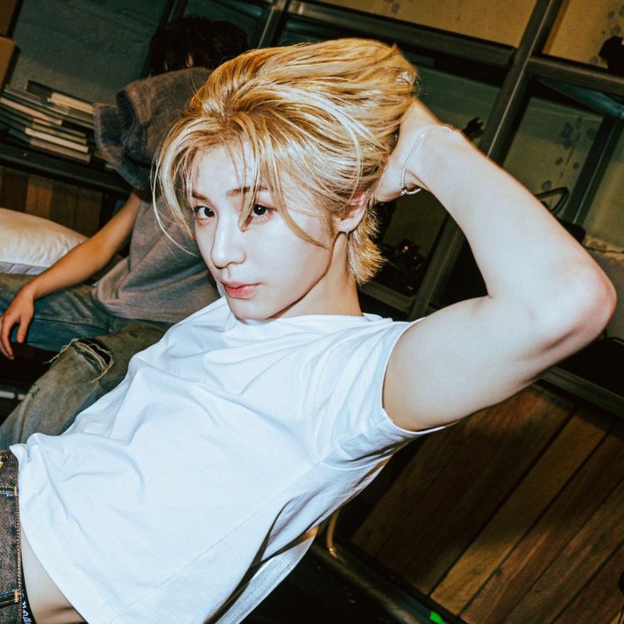 leehancokr's tweet photo. kim leehan the man that you are https://t.co/fEDSBnO9BV