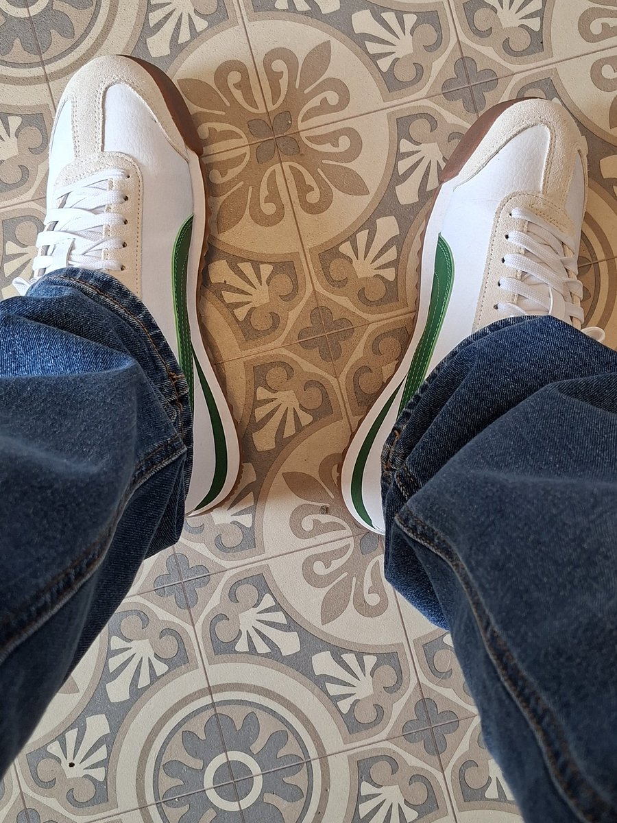 clarksters71's tweet photo. #pureandsimple #puma #roma 😉✌🏻 https://t.co/tPehImWtTf