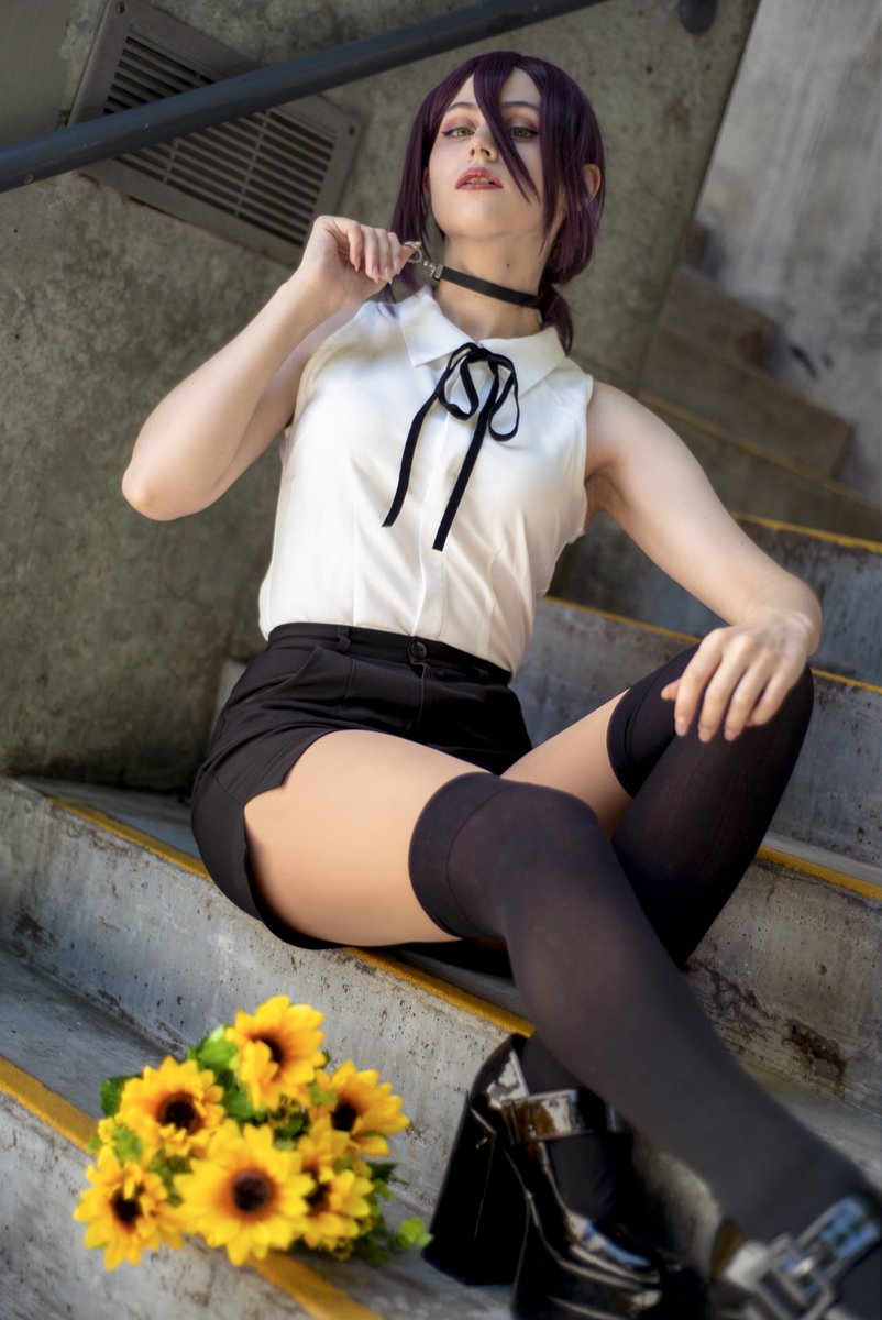 Eliseteria's tweet image. Who’s seeing the Chainsaw Man movie on release and is ready for the incoming Reze revolution? 💜✨

📸 @Extphotography