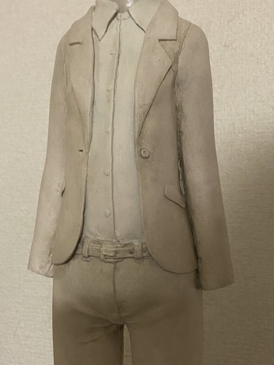 この作品は夜中にだけ開くという秘密の映画館の支配人という設定🍄　#夜の映画館