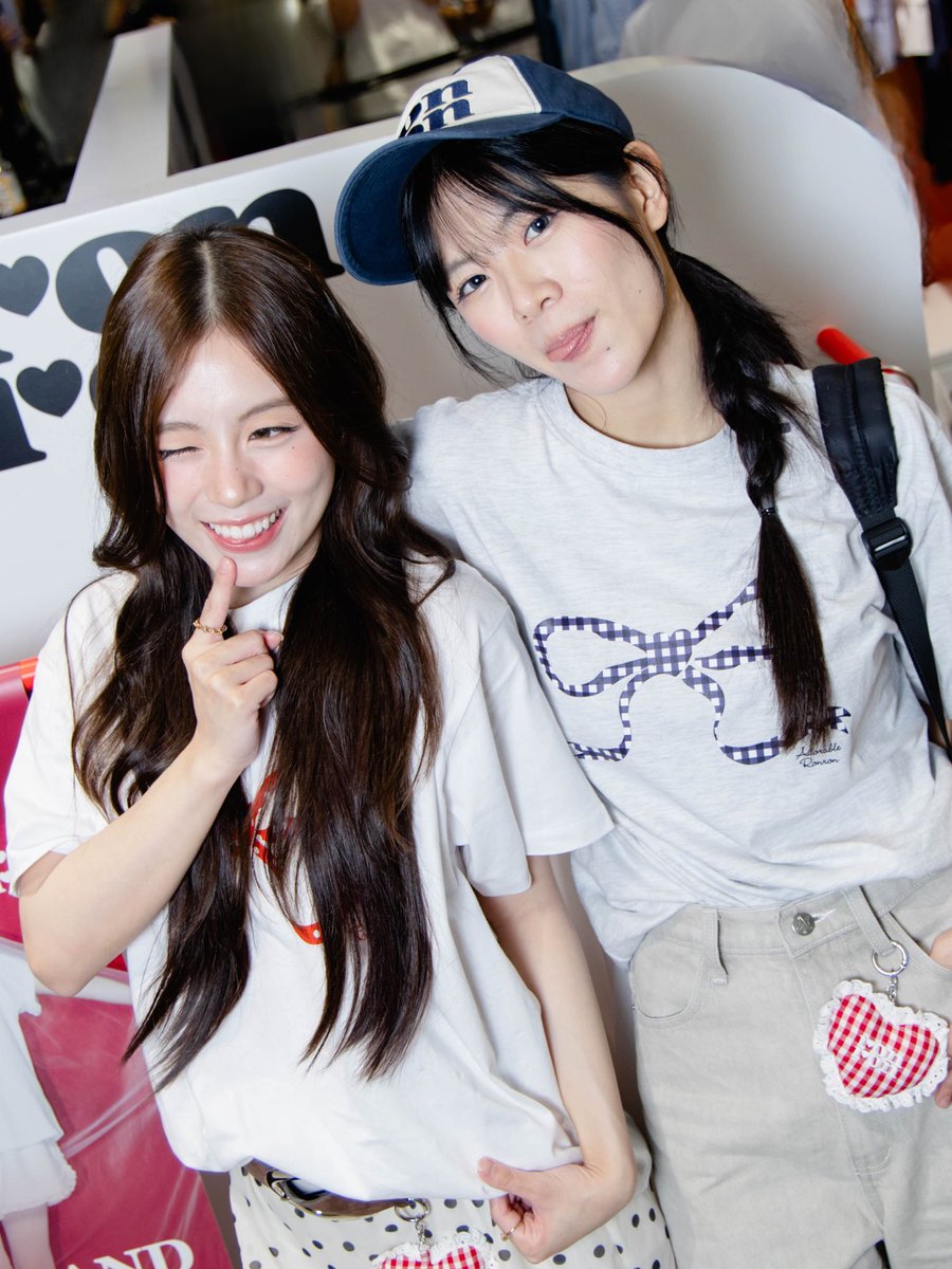 วี &amp; ฟ้อนด์ = ความน่ารักคู่ใจ💕

✨#FondQRRA #Weewrya at RonRon Thailand’s first Pop-up Store G fl., Siam Discovery
  
#RonRonSiamDiscovery #RonRon #RonRonTH  #DiscoverySelection #SiamDiscovery