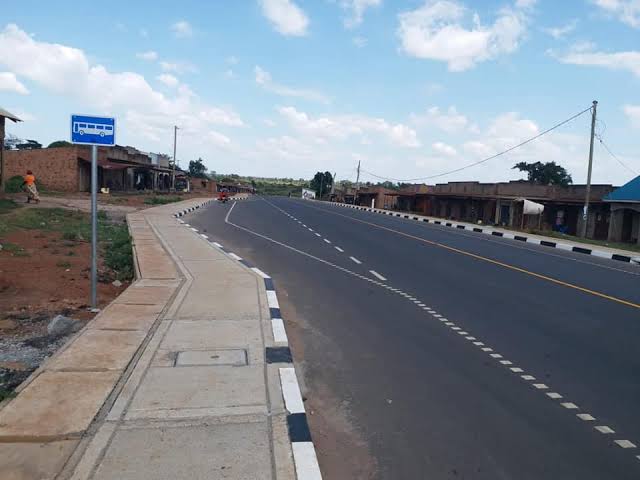 briansimpo's tweet photo. Protecting the Gains

Upgrading of Tirinyi- Pallisa- Kumi and Pallisa- Kamonkoli Road. More than 67 km. 
#ProtectingTheGains https://t.co/b1QxmoCax5