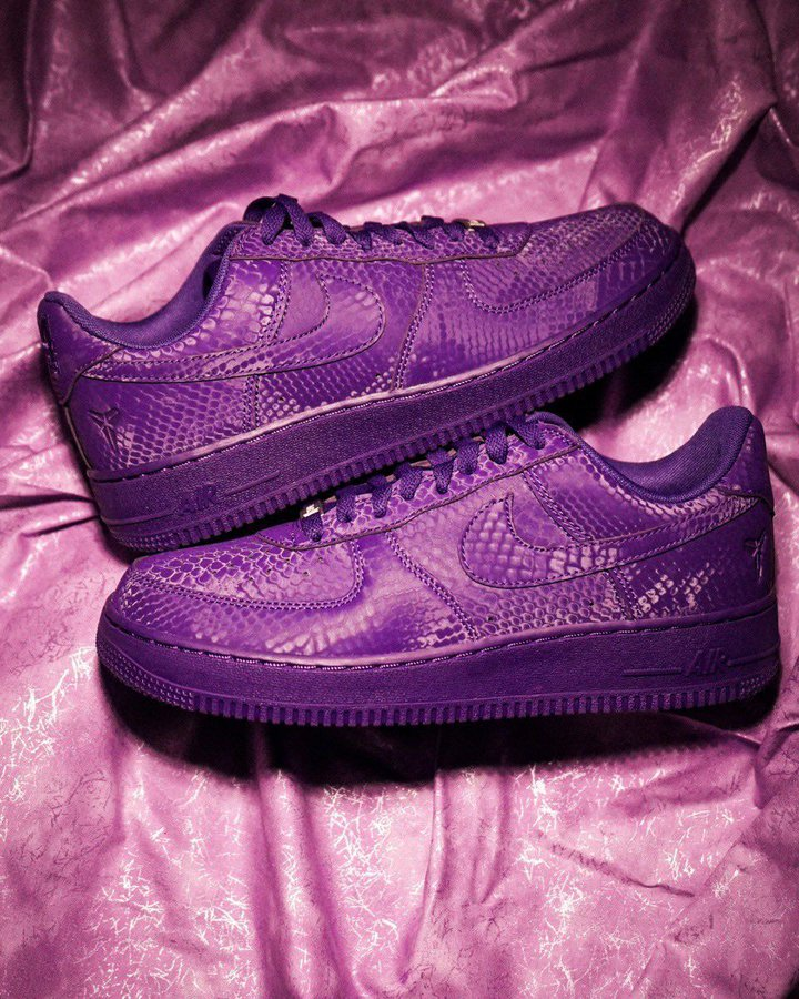sneakerhuddle's tweet photo. DROPS TODAY ⚡️
Ad: Kobe Bryant x Nike Air Force 1 Low "Court Purple"

Foot Locker https://t.co/2GkitwHsup
Hibbett https://t.co/UlJ7EfVzbc https://t.co/3cyMHemOnH