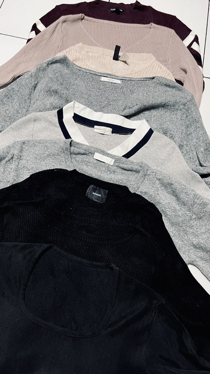 nyumnyamm's tweet image. guysss mau preloved baju2 dech, ada yg mau gak yaaa start 20k

#zonauang #prelovedmurah