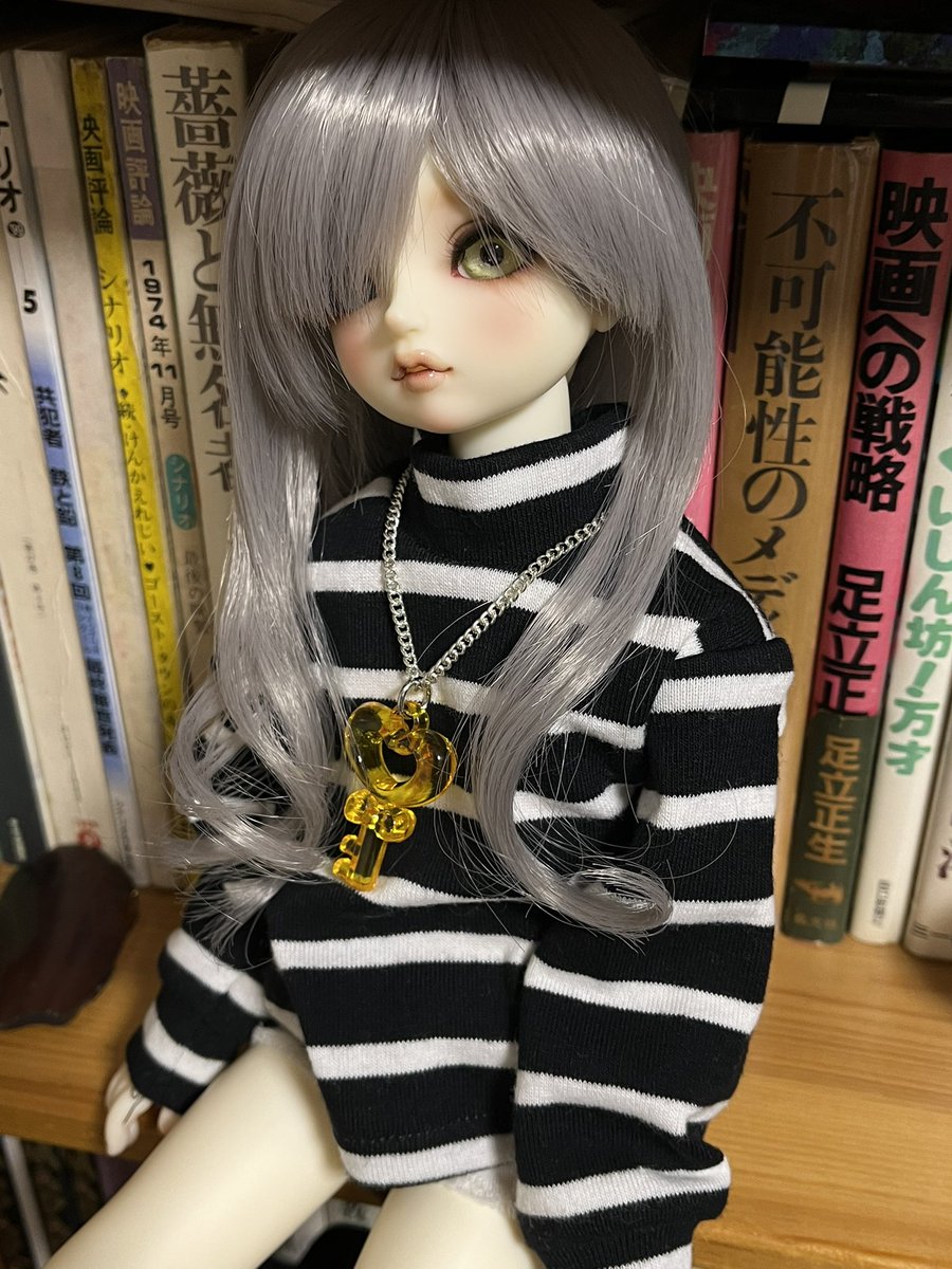 それから遅れ馳せながらのご紹介…なのですが、ご縁がありまして、SDM52番の素敵なお嬢さんを里子でお迎えいたしました。前オーナー様、本当にありがとうございます。男子が多い我が書斎でキラキラ輝いていただきます！❤️

💄 → #きゃっちメイク
💎 → #tenshixxx 
#SDM52