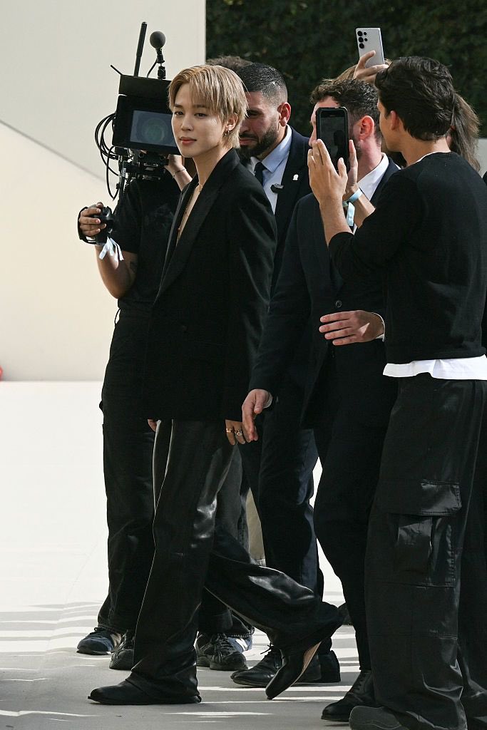 진짜 미쳤네…(p)
DIOR GLOBAL AMBASSADOR JIMIN
#JiminAtDiorFashionShow #JIMINxDIOR #DiorSS26