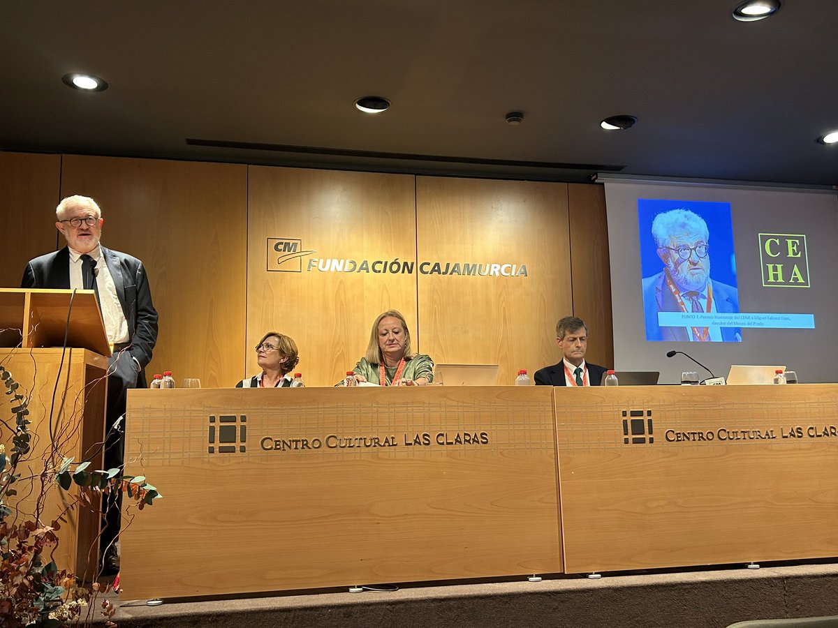 arteceha's tweet photo. 🏅 En el XXV Congreso del Comité Español de Historia del Arte, el CEHA rinde homenaje con un premio al director del Museo Nacional del Prado, Miguel Falomir 🏛️
Un reconocimiento a su trayectoria y compromiso con el arte.
#CEHA25
@UMU @museodelprado https://t.co/sbFHCcXc6T