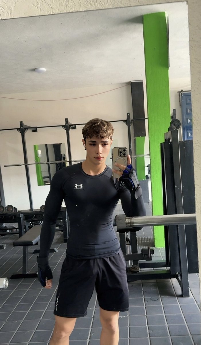 MiguellDust's tweet photo. Gym day https://t.co/yJKNx2NF8x