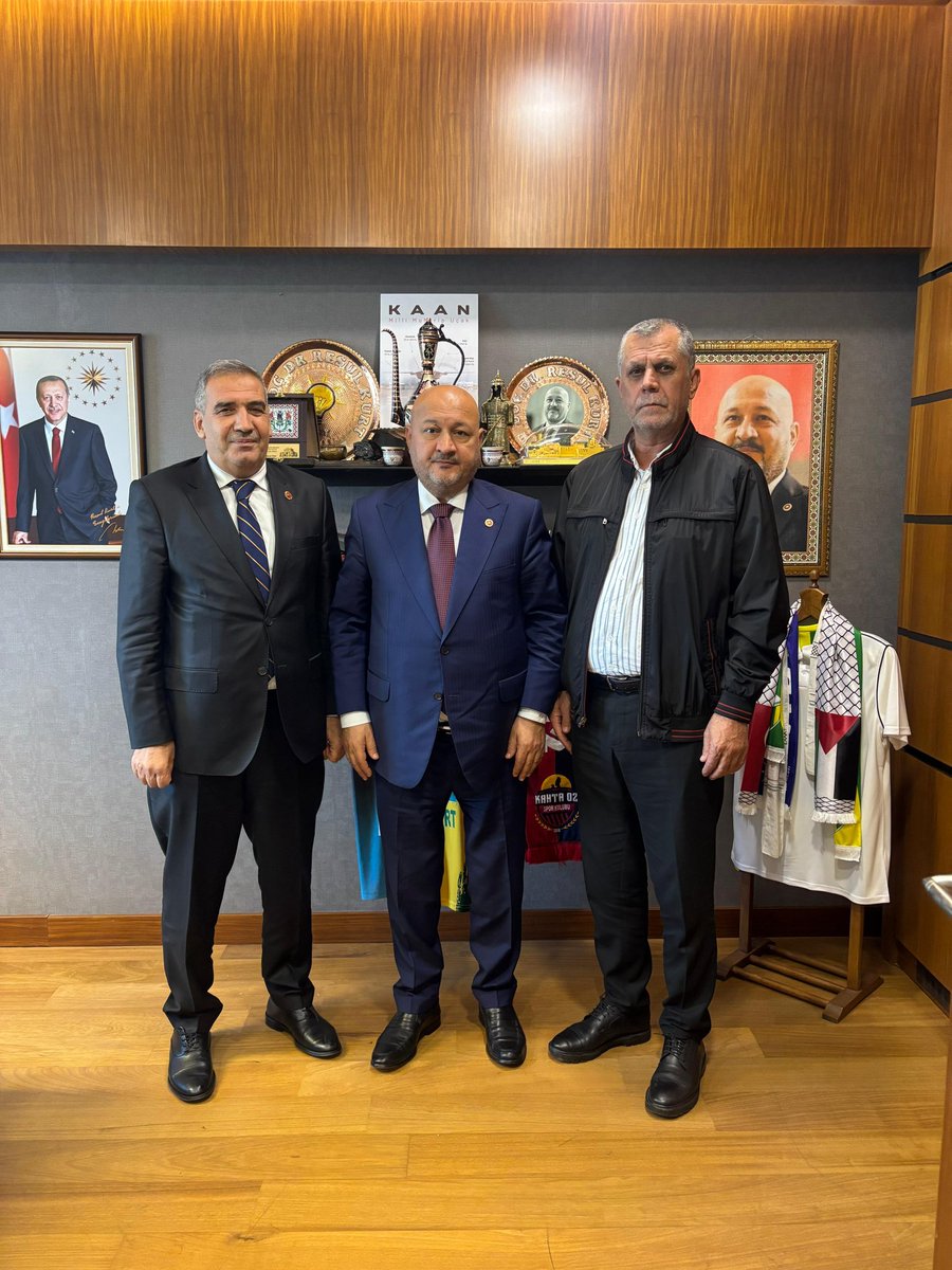 Doç. Dr. Resul Kurt (@resulkurt34) on Twitter photo 📍TBMM
Gazi meclisimizdeki çalışmalarımız sırasında bizleri ziyaret eden;
• AK Parti İl Genel Meclis Başkanımız Mehmetcan Erdoğan ve AK Parti İl Genel Meclis Üyesi Sırrı Köse’ye nazik ziyaretlerinden dolayı teşekkür ederim.
<a href="/RTErdogan/">Recep Tayyip Erdoğan</a> <a href="/Akparti/">AK Parti</a> <a href="/abuyukgumus/">Ahmet Büyükgümüş</a> <a href="/belginuygur10/">Belgin Uygur 🇹🇷</a> 📍TBMM
Gazi meclisimizdeki çalışmalarımız sırasında bizleri ziyaret eden;
• AK Parti İl Genel Meclis Başkanımız Mehmetcan Erdoğan ve AK Parti İl Genel Meclis Üyesi Sırrı Köse’ye nazik ziyaretlerinden dolayı teşekkür ederim.
<a href="/RTErdogan/">Recep Tayyip Erdoğan</a> <a href="/Akparti/">AK Parti</a> <a href="/abuyukgumus/">Ahmet Büyükgümüş</a> <a href="/belginuygur10/">Belgin Uygur 🇹🇷</a>
