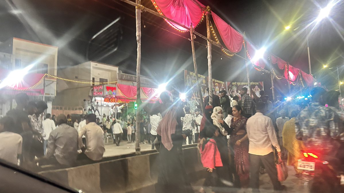 sandeep801's tweet photo. At Appar Bus stop of Kondhwa Budruk in pune city, govt have allowed for disco dance performances of girls by blocking main road and causing traffic jam for 2 hours. #ViksitBharat horrible pune 😡 https://t.co/0oUzW3Aowa