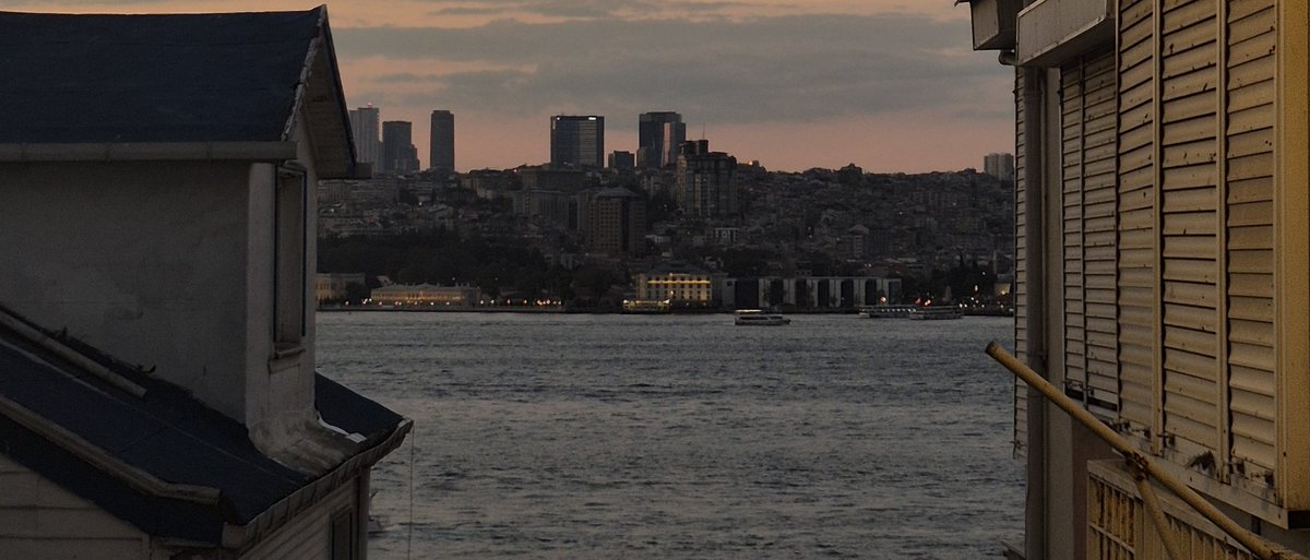 İlk kez; her şeyi düzeltmeye kalkışmanın her şeyi düzelttiği.