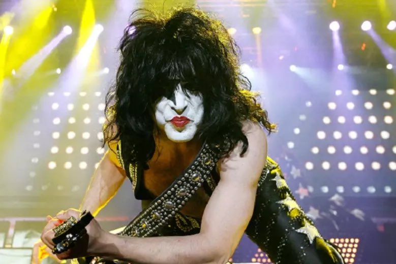Well, that’s proof enough in my book…if the gowns were not good enough for Paul Stanley, that is the end of the argument ! #ppemedpro #MichelleMone