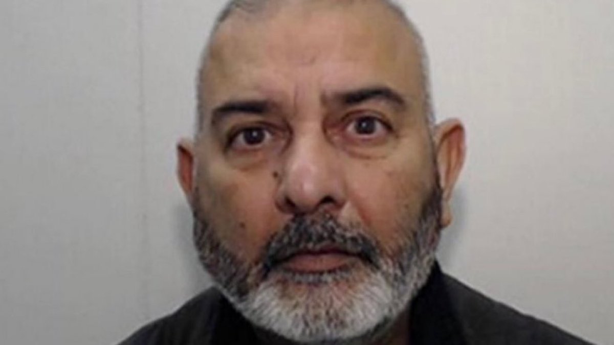 🇬🇧 | El cabecilla de la banda de prostitución de Rochdale, Mohammed Zahid, también conocido como “Boss Man”, finalmente ha sido encarcelado.

Este violador en serie atacó a niñas, en su mayoría blancas y de clase trabajadora, desde que tenían 13 años.