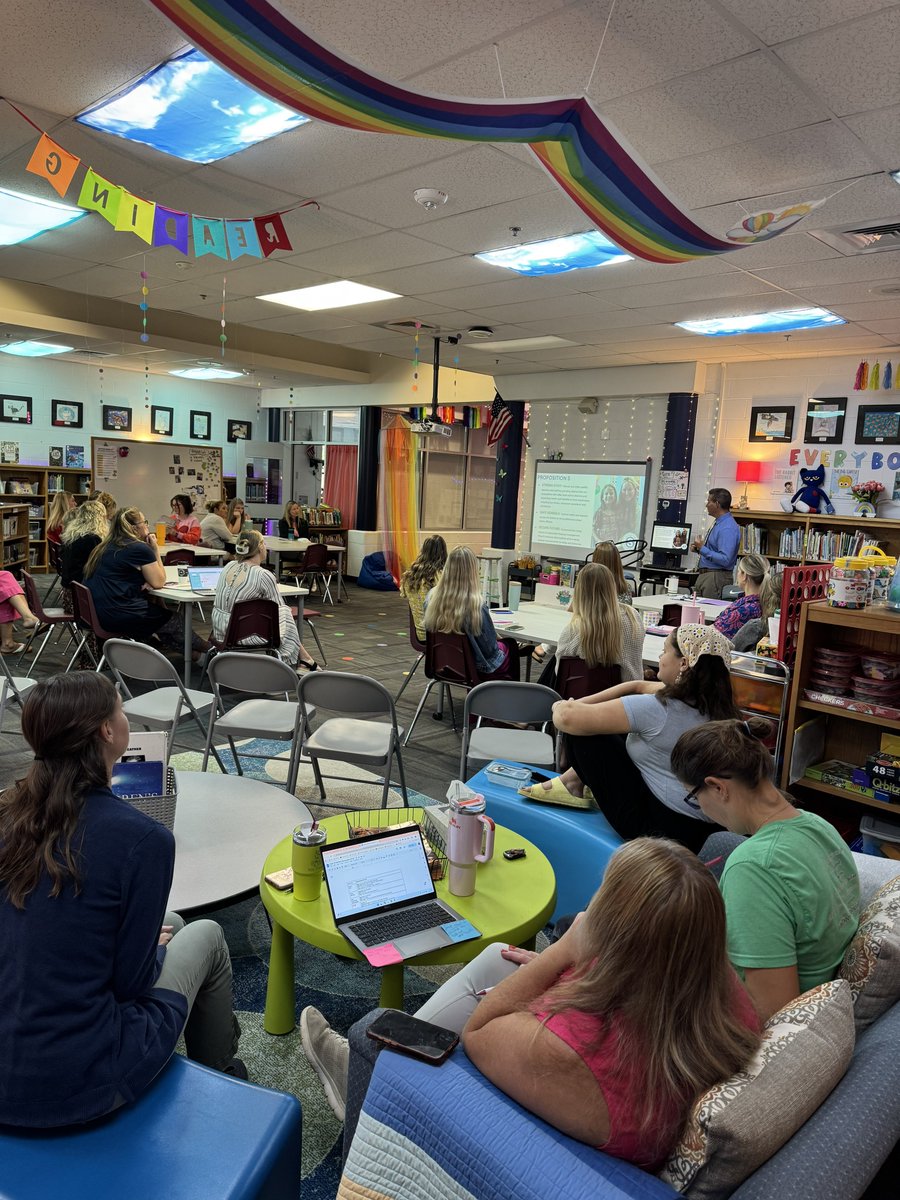 BlevinsElemAP's tweet image. Huge thank you to Dr. Godwin for joining us at Blevins this morning to share more about #PropS with our staff! #ForwardTogether @rockwoodschools @RockwoodSupt