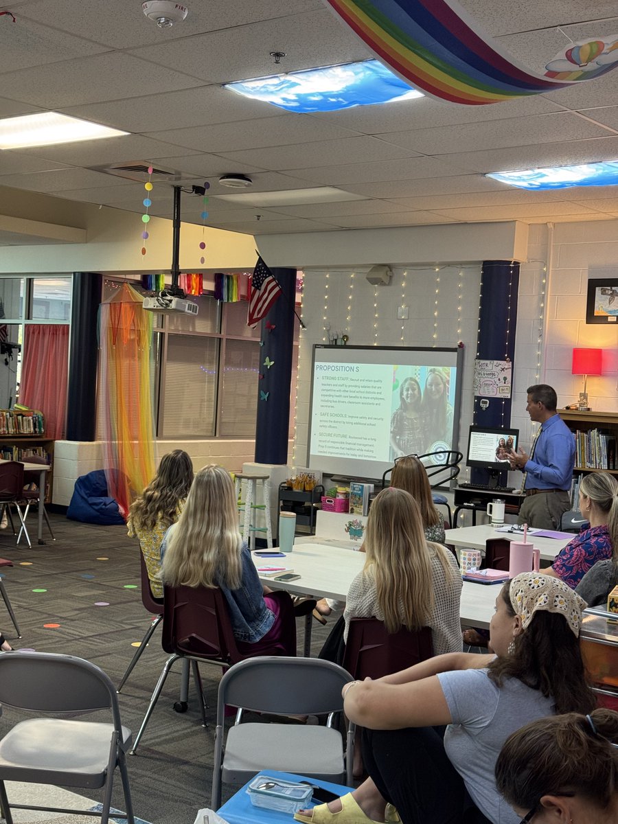 BlevinsElemAP's tweet image. Huge thank you to Dr. Godwin for joining us at Blevins this morning to share more about #PropS with our staff! #ForwardTogether @rockwoodschools @RockwoodSupt