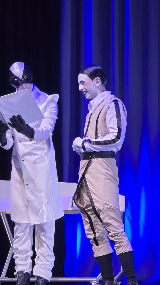 Anoche tuvimos a El Pulpo Teatro físico en el teatro Otraparte. Magnífica presentación gracias a <a href="/AlcaldiaEnv/">Alcaldía de Envigado</a> <a href="/RaulCardonaENV/">RaúlCardona Envigado</a> y al apoyo de <a href="/Enviaseo/">Enviaseo E.S.P</a> <a href="/Comfama/">Comfama</a> #ParqueOtraparte #DESur <a href="/AburraSur/">A. Aburra Sur</a> <a href="/IUEOficial/">Institución Universitaria de Envigado</a> <a href="/ComfenalcoAnt/">Comfenalco Antioquia</a> Seguimos adelante con el 27 Festiteatro Envigado 2025