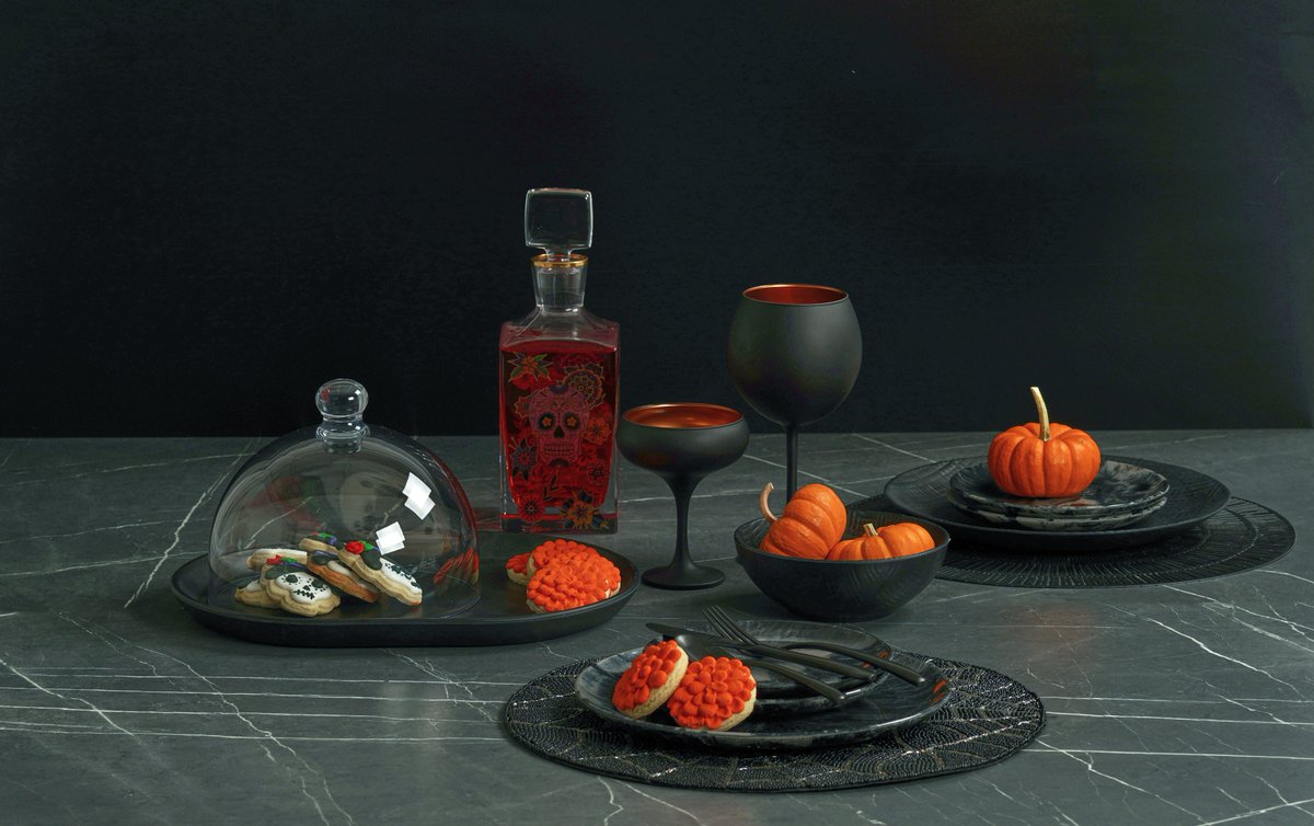 🖤It’s spooky season!

From bold black melamine to moody buffet displays, our collections bring just the right mix of drama. Whether you’re styling for seasonal menus or fall buffets, we’ve got the pieces to make your presentation unforgettable✨

#presentationupgraded #calmil
