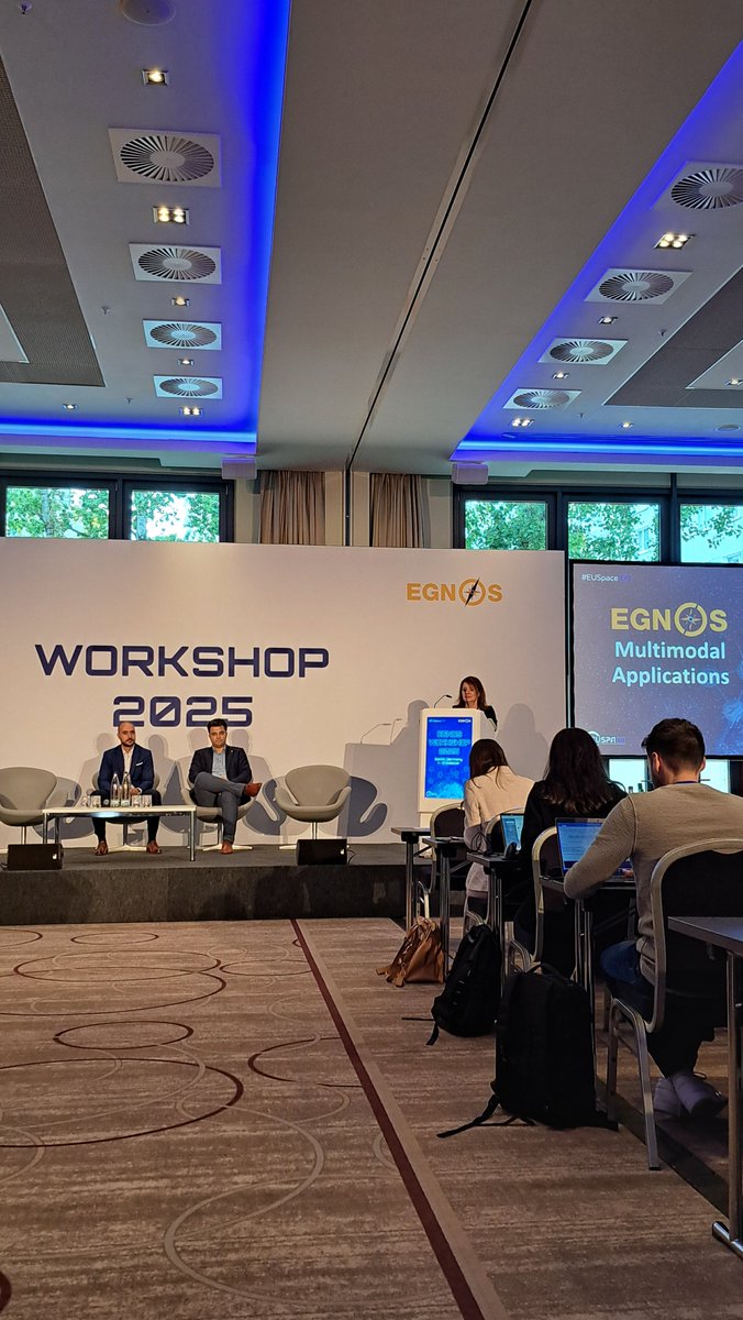 ESSPSAS's tweet image. ✨ Session 4 of the #EGNOSWorkshop2025 in Berlin – EGNOS Multimodal Applications

🎤 Simon Ouraini (#ESSP) – ICAO Space Weather Service
Indicated how #SpaceWeather—conditions in space that can affect satellite signals, electronic components, and communications - has a direct…