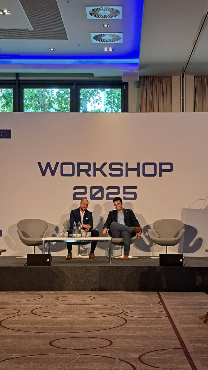 ESSPSAS's tweet image. ✨ Session 4 of the #EGNOSWorkshop2025 in Berlin – EGNOS Multimodal Applications

🎤 Simon Ouraini (#ESSP) – ICAO Space Weather Service
Indicated how #SpaceWeather—conditions in space that can affect satellite signals, electronic components, and communications - has a direct…