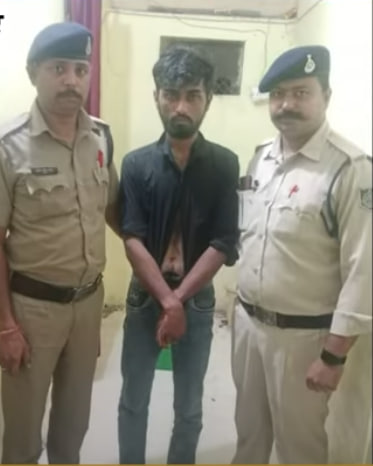 treeni's tweet photo. Rahim Sheikh, posing as Hindu youth Rohan, befriended a 23-year-old Hindu girl in Indore.

He deceived her with the false Hindu name, built trust, and then exploited her physically.

When she discovered the truth, she filed a report—police arrested him. https://t.co/l3CyMEQ8ZZ
