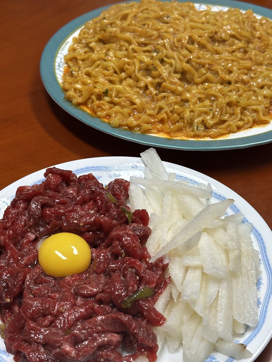 yum__finder's tweet photo. 요즘 날 살게하는 음식
아빠가 무쳐주는 육회.. https://t.co/bicActQeUS