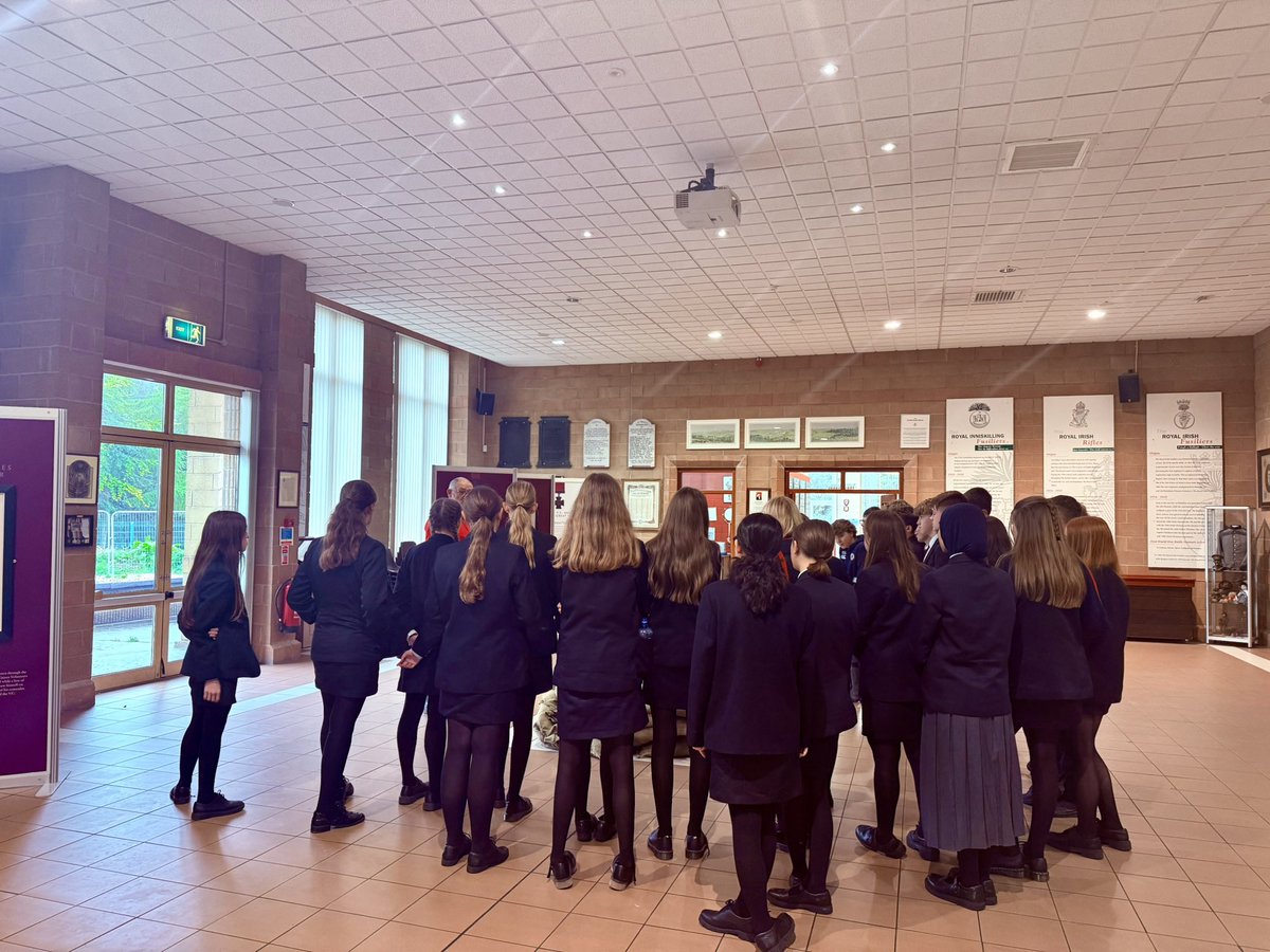 SommeAssoc's tweet photo. This morning the Somme Museum welcomed another 60 students from Ballyclare High School.
They were guided around the museum’s exhibitions followed by an interactive hands on session.
#educatingfuturegenerations https://t.co/mGPuuLA844