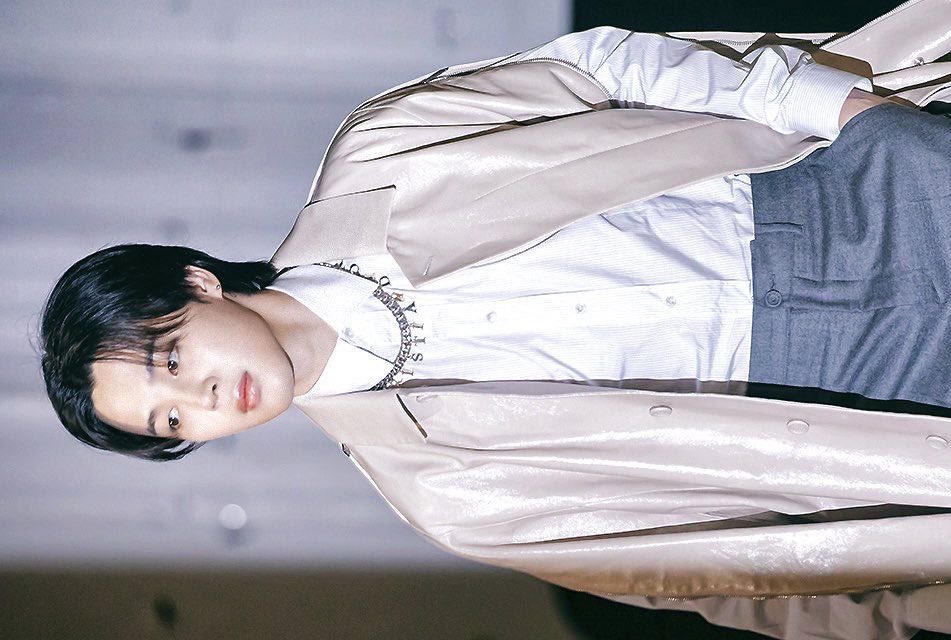 gcfjmsi's tweet photo. dior prince, park jimin ❦ https://t.co/6pBIvYr0LR
