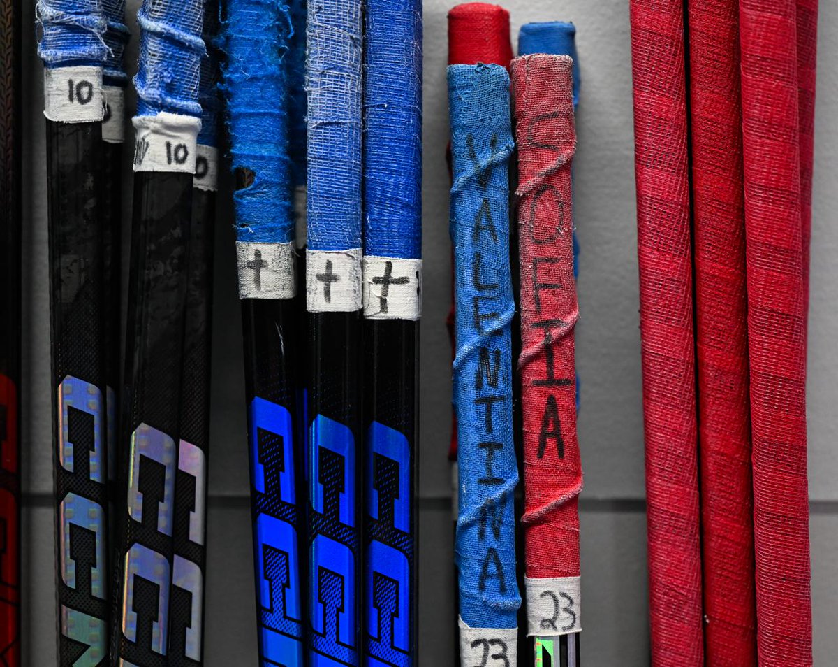 SPECIAL TOUCH 💕
Rocco Grimaldi's sticks have his twin daughters names on them. <a href="/RGrimaldi23/">Rocco Grimaldi</a> 
📸 HC SKA