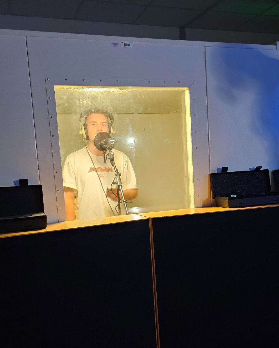 Our Level 3 Music students have hit the ground running this week, rehearsing together in our music rooms and getting hands-on in the recording studio — a fantastic start to the new term!

orlo.uk/z2zPG