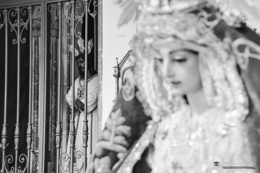 “Una historia en el 𝐁𝐚𝐫𝐫𝐢𝐨 𝐝𝐞 𝐥𝐚 𝐓𝐫𝐢𝐧𝐢𝐝𝐚𝐝.
Una conversación entre el 𝐒𝐄𝐍̃𝐎𝐑 𝐃𝐄 𝐌𝐀́𝐋𝐀𝐆𝐀 y su madre, la 𝐒𝐀𝐍𝐓𝐈́𝐒𝐈𝐌𝐀 𝐓𝐑𝐈𝐍𝐈𝐃𝐀𝐃.”

🩷 Octubre comienza, y con él, la espera hacia un día extraordinario…

📸 Pedro Duarte

#SonesTrinitarios