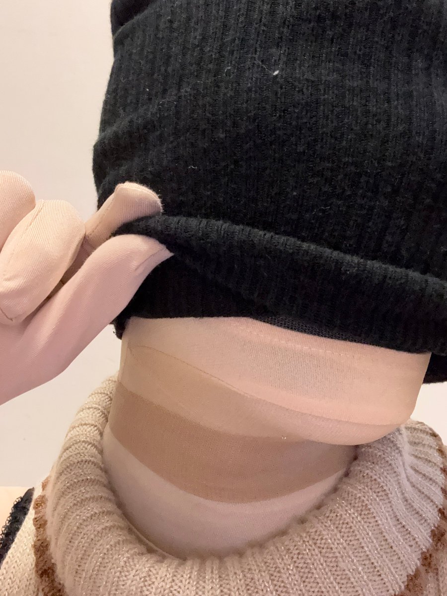 socks girl tweet media