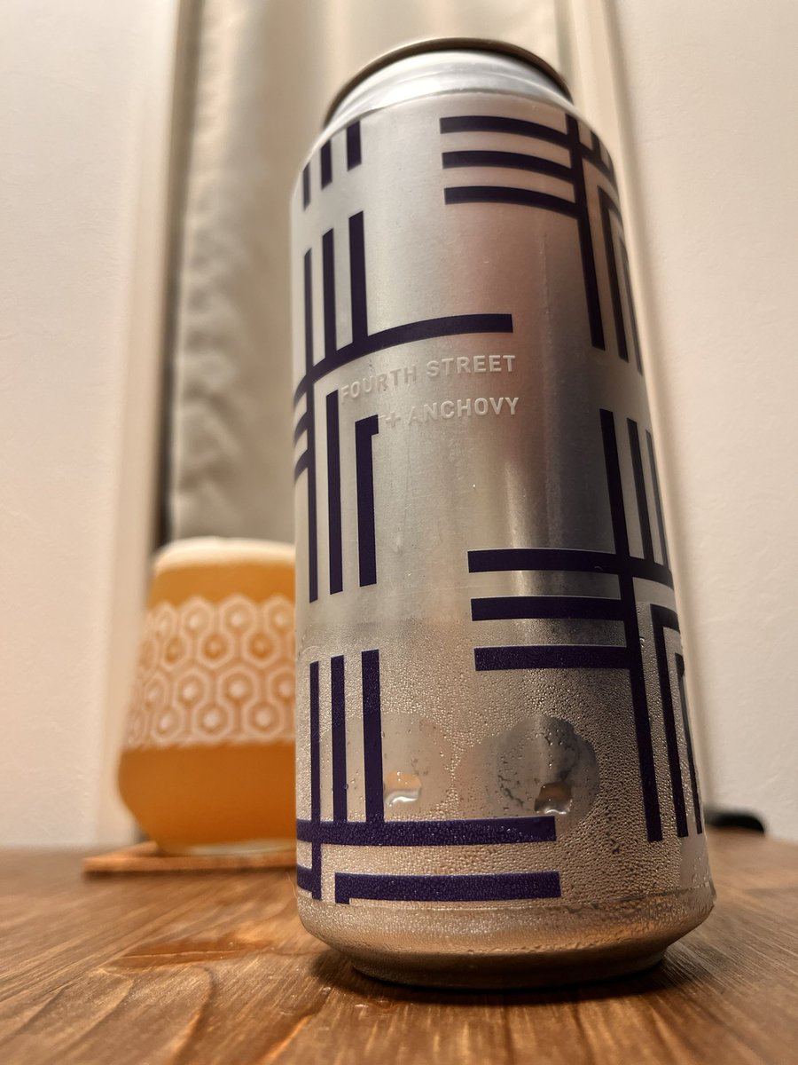 beer_telling's tweet image. 目指したのは度数はレギュラーIPA、でもDIPAの様なサチる程のホップ。基のフラッグシップにホップを純増というね。
めちゃくちゃにダンクな香りが広がる、苦味もかなり強くて、まあ確かにホップが強烈だわ。オレンジはちょいと引きに。めちゃ美味いわこれまた。
#クラフトビール #FourPoints