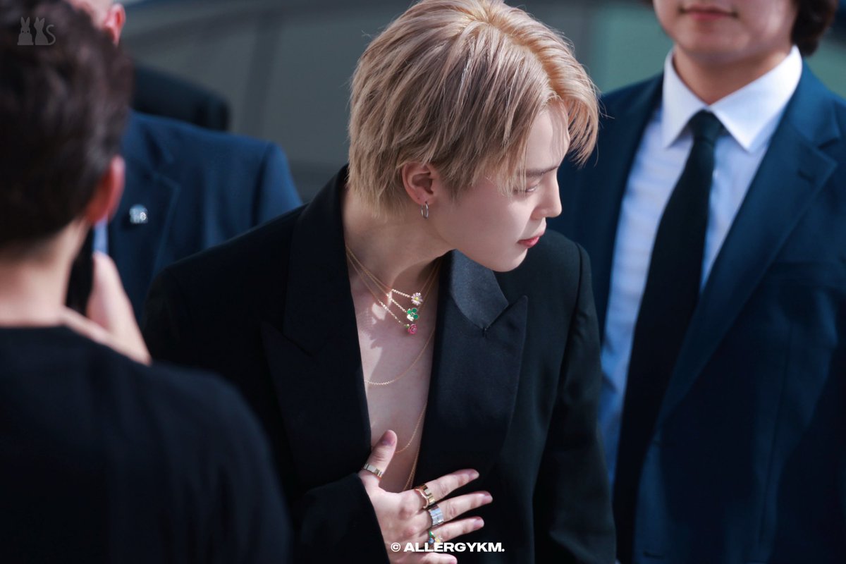 251001 Dior 🎀

#지민 #JIMIN #방탄소년단 #BTS <a href="/BTS_twt/">방탄소년단</a>