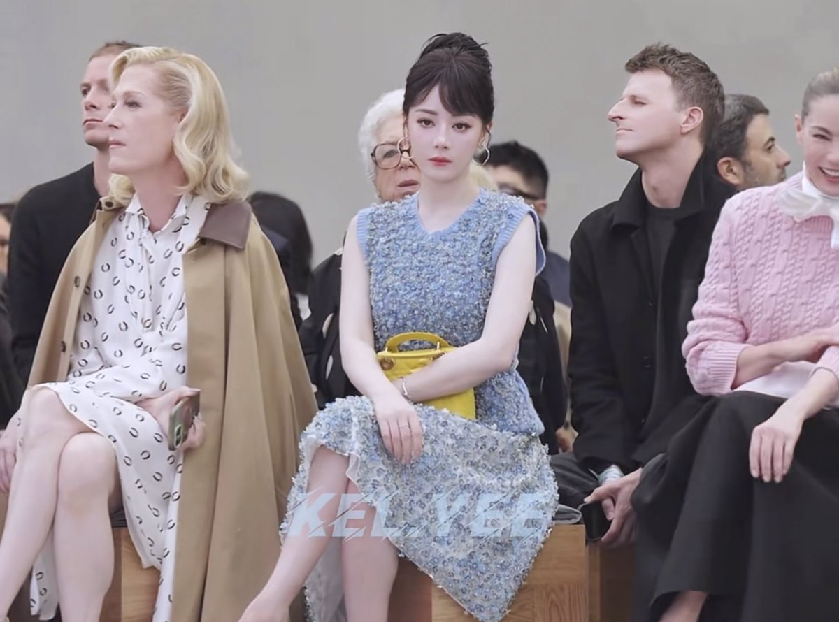 โคตรบาร์บี้เลย😭😭🎀

DILRABA DIOR PFW25

#DilrabaDiorSS26 #Dilraba 
#DilrabaxDiorSS26 <a href="/Dior/">Dior</a> <a href="/XFashion/">XFashion</a>